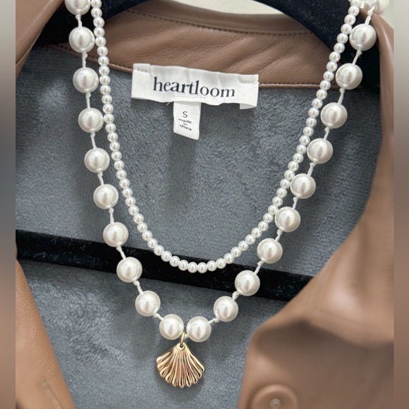 Lovers and Friends | Marni Necklace | Pearl + Shell - Picture 4 of 4